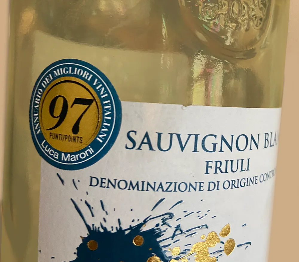 Eine Flasche Sauvignon Blanc mit Luca Maroni-Bewertung